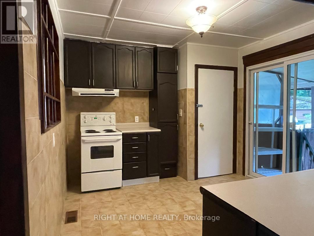 Main Floor 1br Unit - 265 Shorecrest Road, Georgina, Ontario  L4P 1J3 - Photo 4 - N13752928