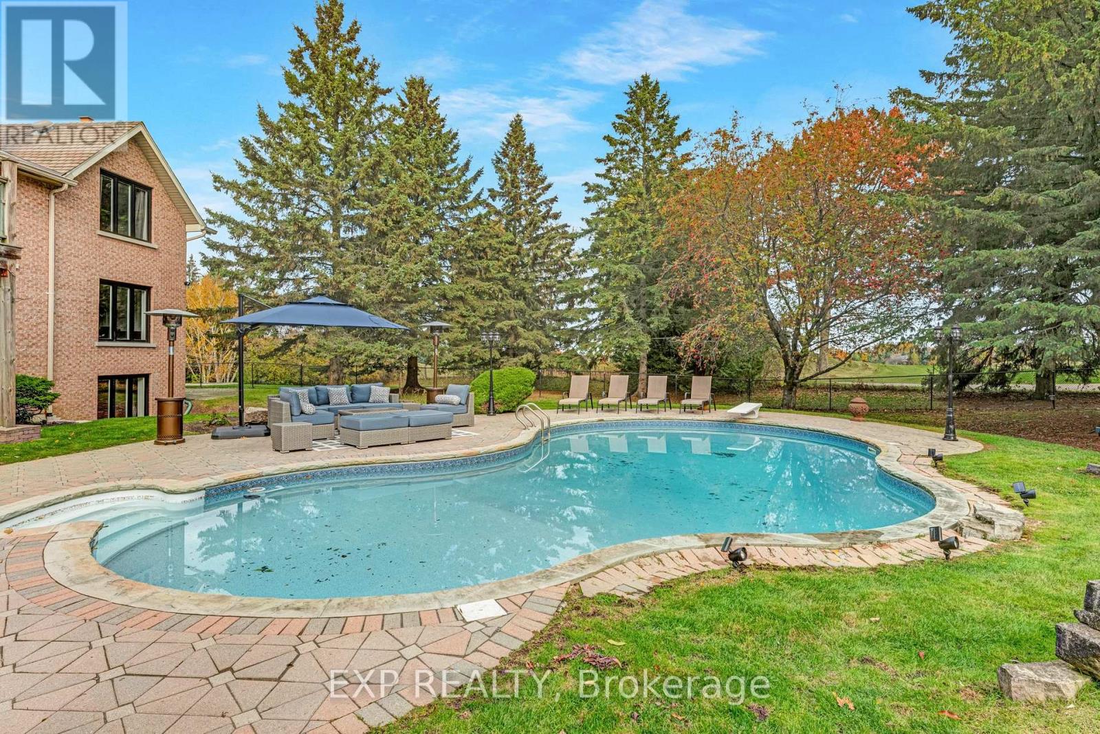 15 Jarvis Avenue, Aurora, Ontario  L4G 6W8 - Photo 3 - N13752988