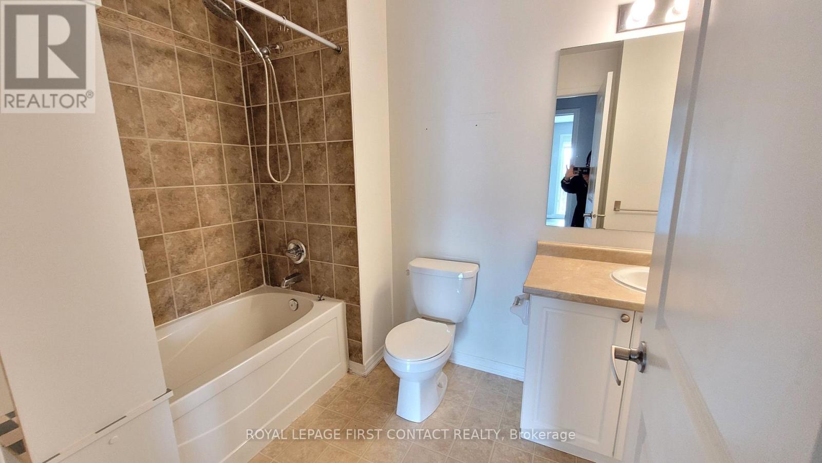 6 - 17 Cheltenham Road, Barrie (Georgian Drive), Ontario  L4M 0E7 - Photo 11 - S13752956