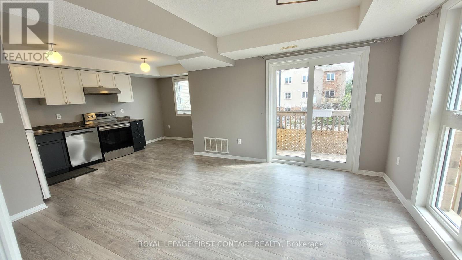 6 - 17 Cheltenham Road, Barrie (Georgian Drive), Ontario  L4M 0E7 - Photo 4 - S13752956