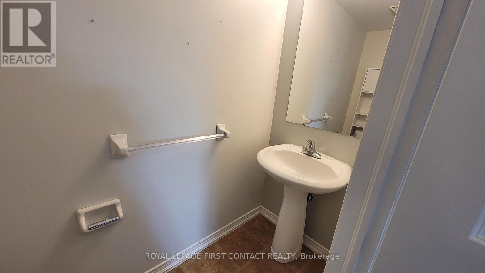 6 - 17 Cheltenham Road, Barrie (Georgian Drive), Ontario  L4M 0E7 - Photo 6 - S13752956