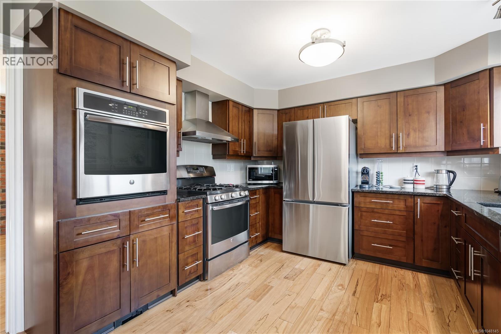 4021 Dawnview Cres, Saanich, British Columbia  V8N 5P7 - Photo 13 - 1048145