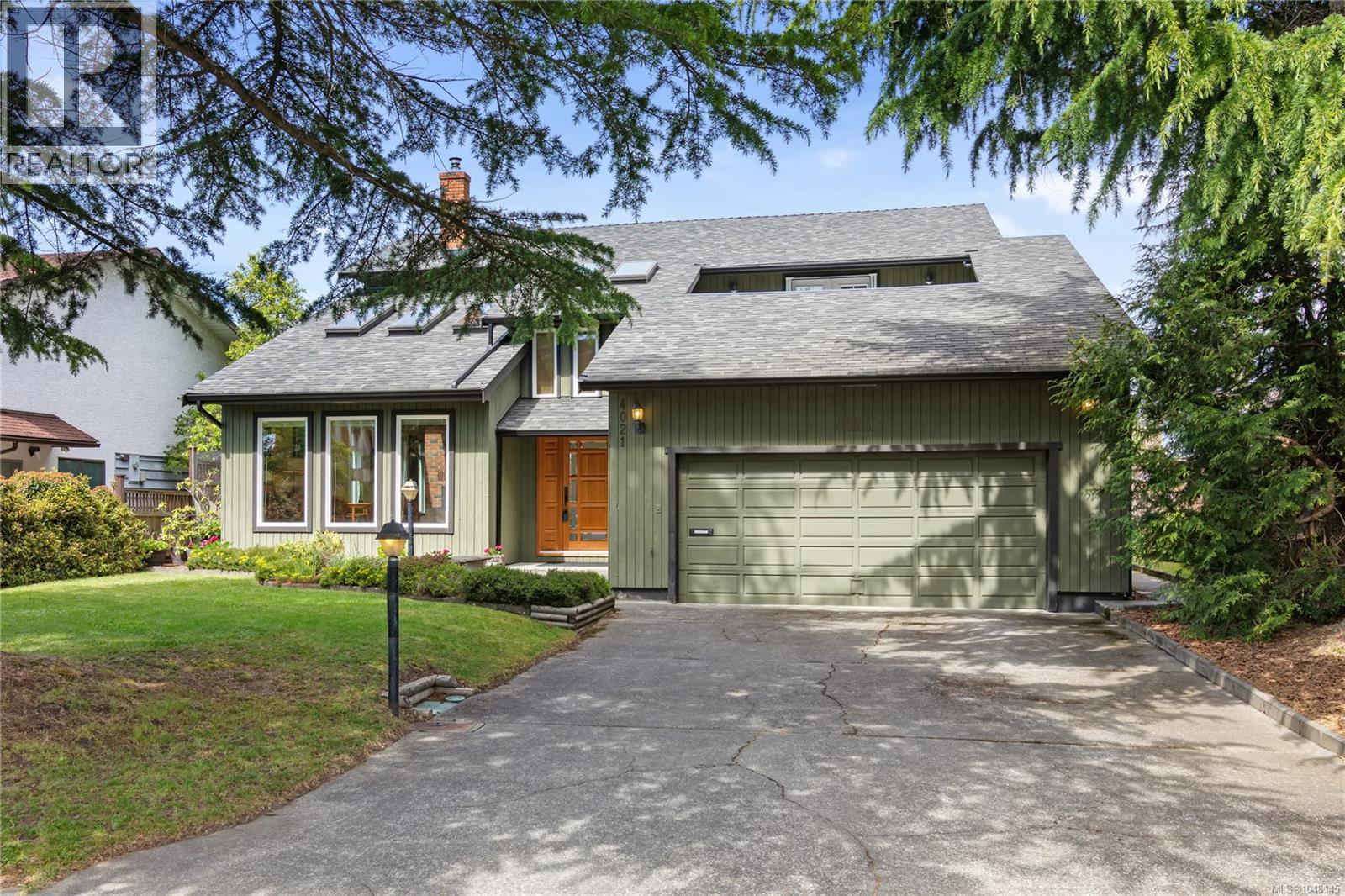 4021 Dawnview Cres, Saanich, British Columbia  V8N 5P7 - Photo 2 - 1048145