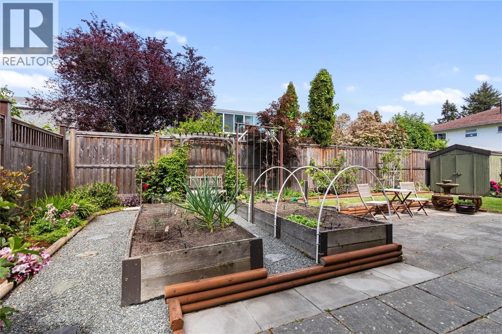 4021 Dawnview Cres, Saanich, British Columbia  V8N 5P7 - Photo 45 - 1048145