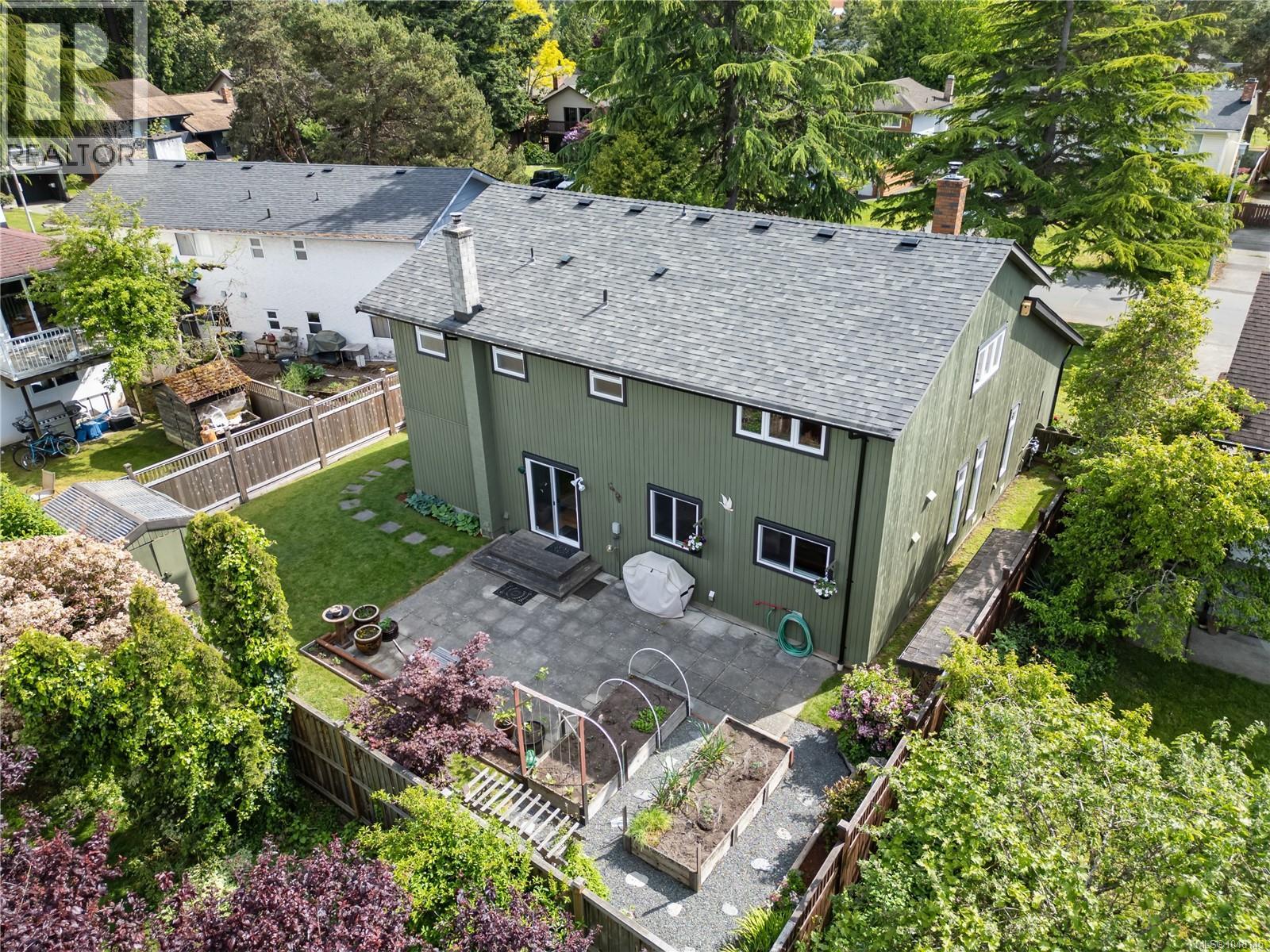 4021 Dawnview Cres, Saanich, British Columbia  V8N 5P7 - Photo 51 - 1048145