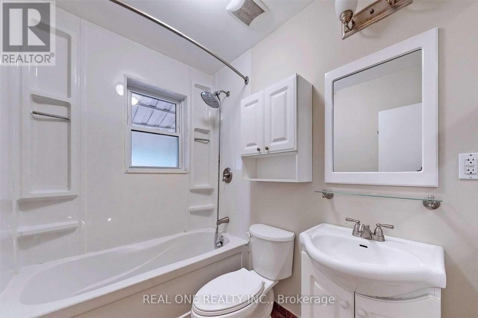 349 Horsham Avenue, Toronto, Ontario  M2R 1G8 - Photo 12 - C13507004
