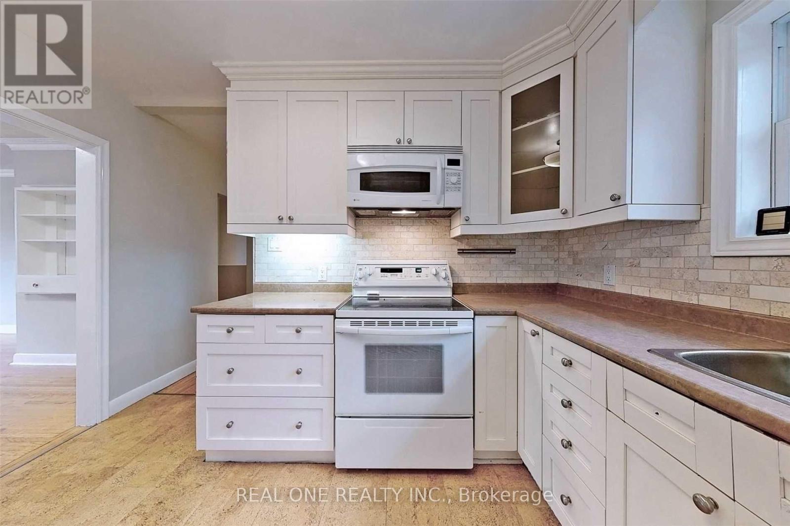 349 Horsham Avenue, Toronto, Ontario  M2R 1G8 - Photo 6 - C13507004