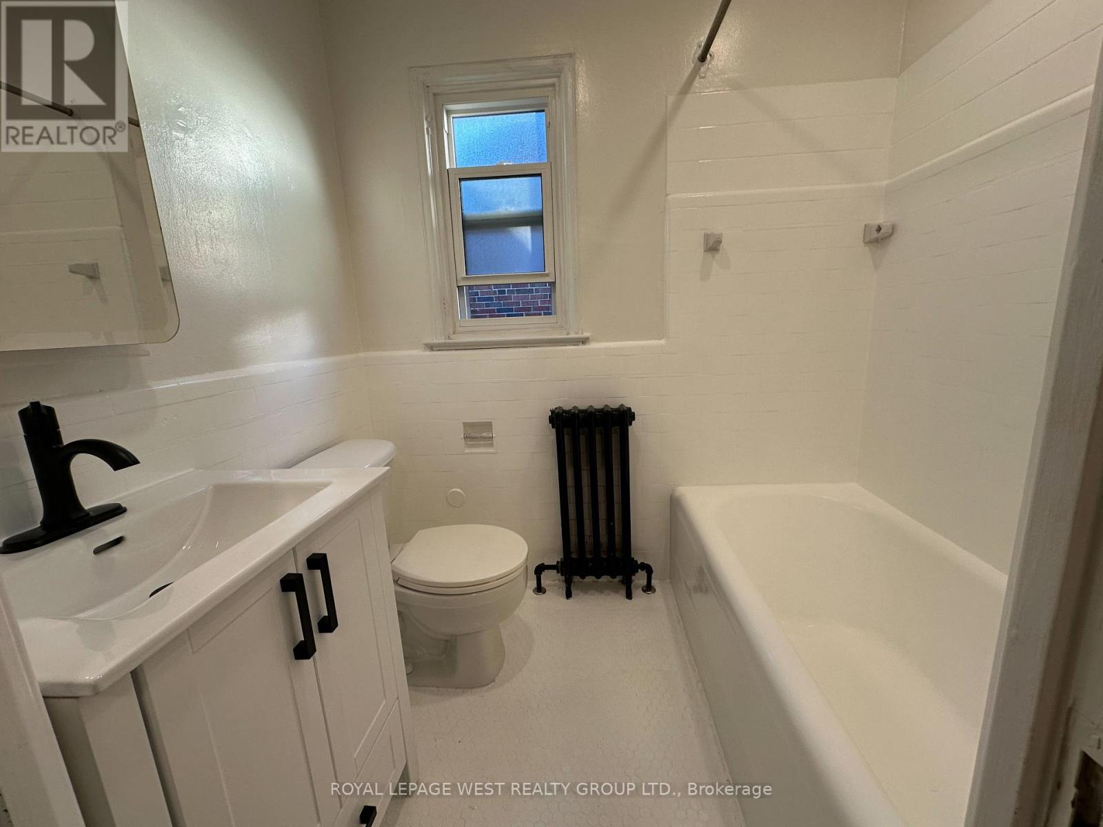 6 - 27 Mossom Road, Toronto, Ontario  M6S 1L9 - Photo 10 - W13752812
