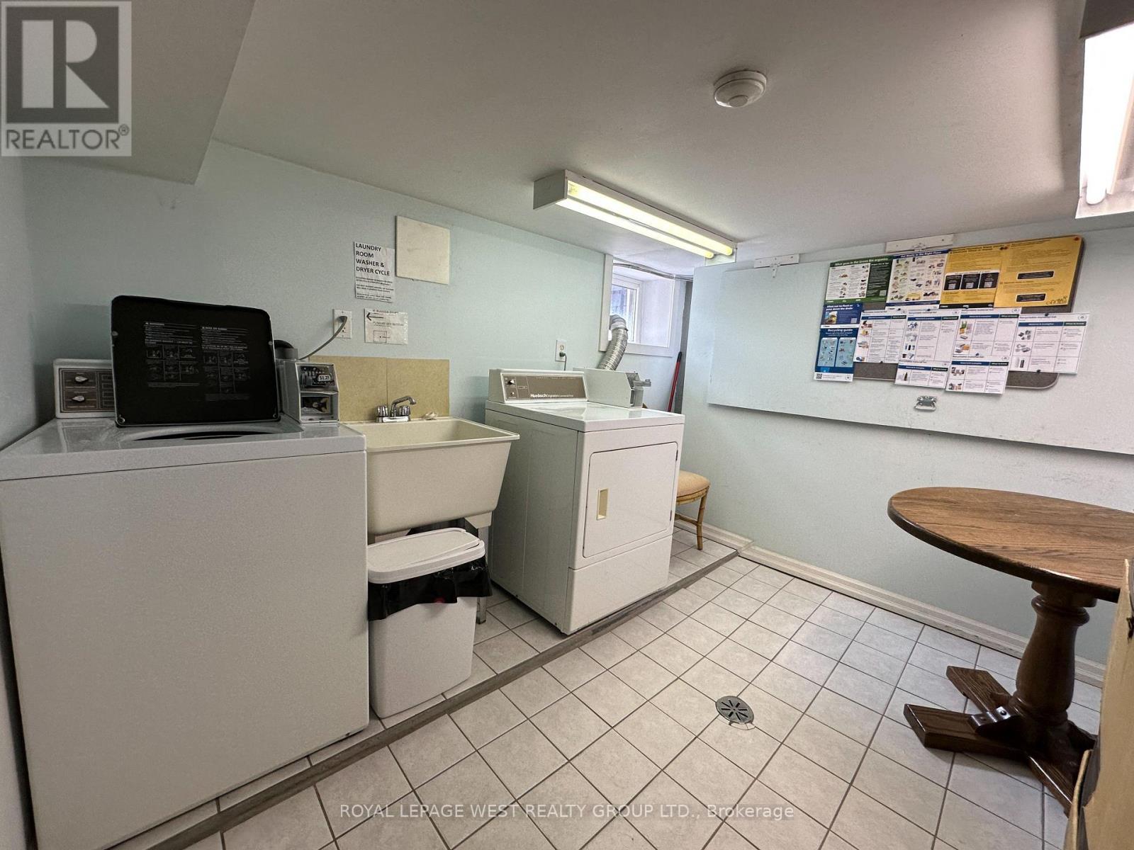 6 - 27 Mossom Road, Toronto, Ontario  M6S 1L9 - Photo 13 - W13752812