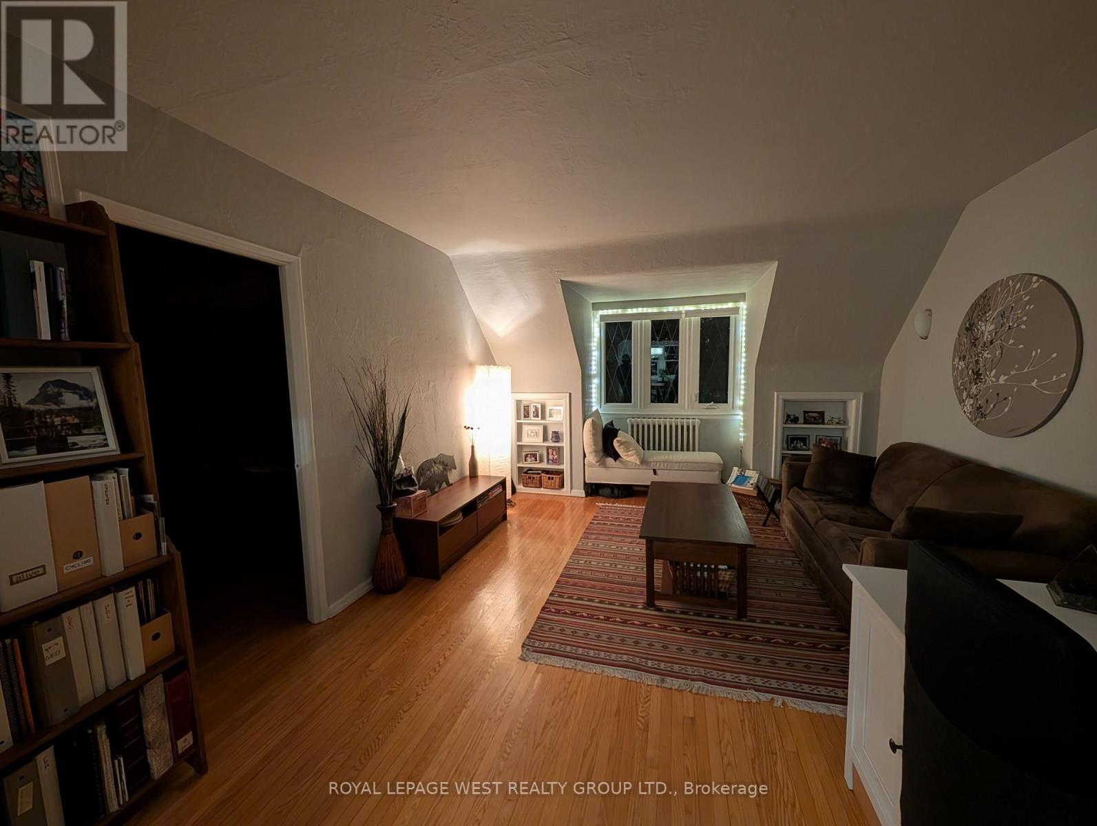 6 - 27 Mossom Road, Toronto, Ontario  M6S 1L9 - Photo 2 - W13752812