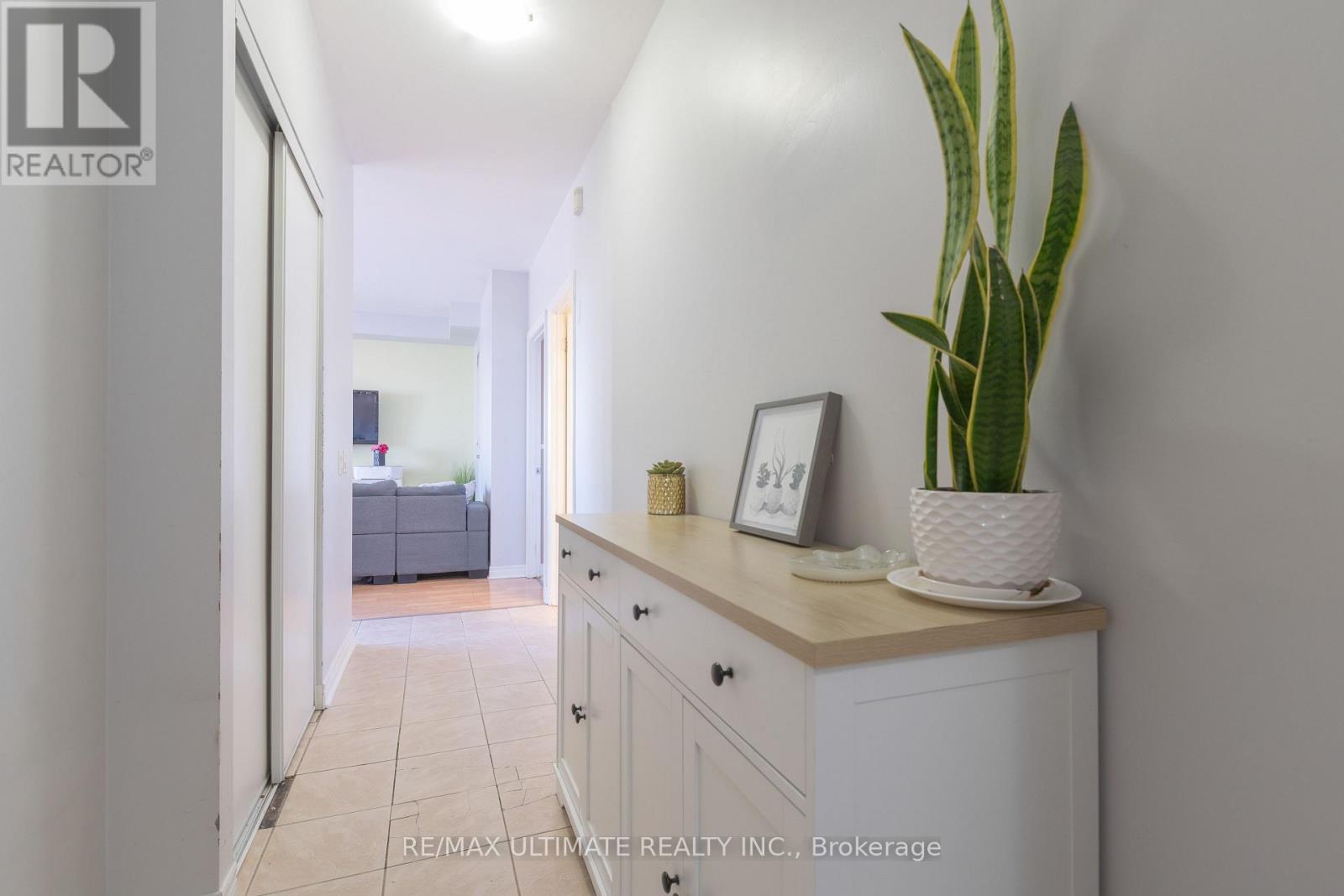 406 - 1415 Lawrence Avenue W, Toronto, Ontario  M6L 1A9 - Photo 3 - W13752830