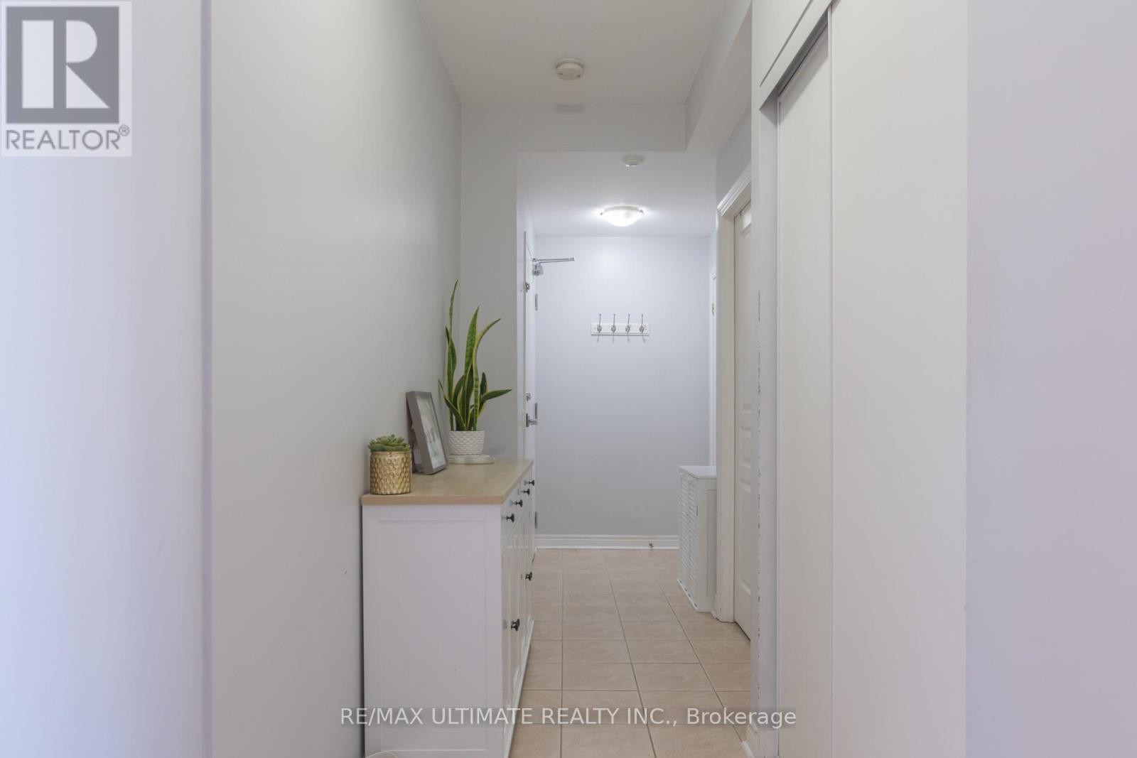 406 - 1415 Lawrence Avenue W, Toronto, Ontario  M6L 1A9 - Photo 4 - W13752830