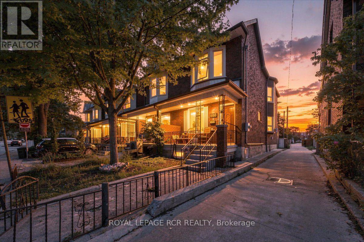 966 SHAW STREET, Toronto, Ontario