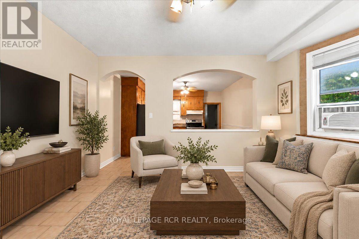 966 Shaw Street, Toronto, Ontario  M6G 3M7 - Photo 18 - W13752836