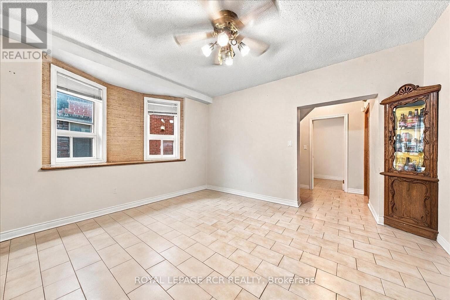 966 Shaw Street, Toronto, Ontario  M6G 3M7 - Photo 20 - W13752836