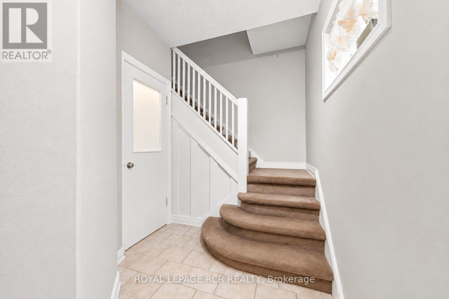 966 Shaw Street, Toronto, Ontario  M6G 3M7 - Photo 4 - W13752836