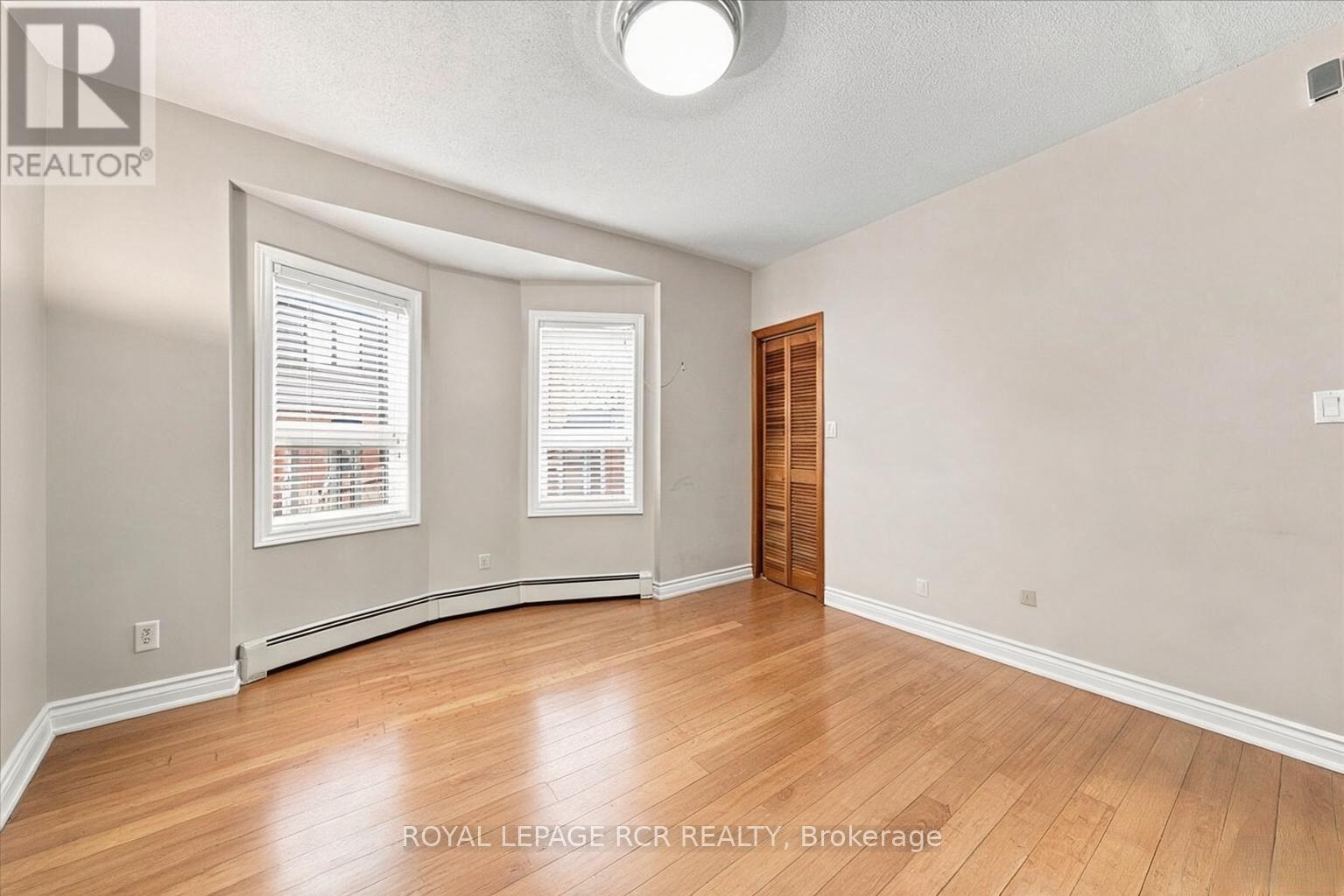 966 Shaw Street, Toronto, Ontario  M6G 3M7 - Photo 6 - W13752836