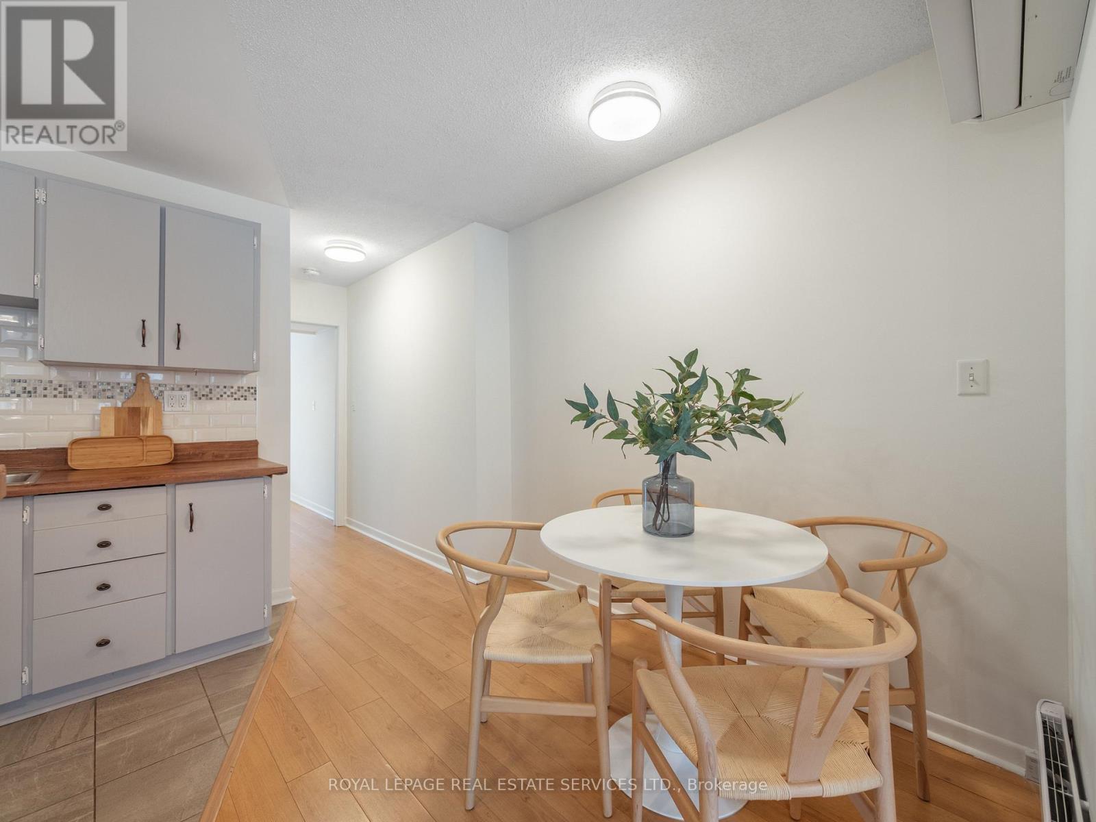 346 Indian Road Crescent, Toronto, Ontario  M6P 2H1 - Photo 10 - W13752852