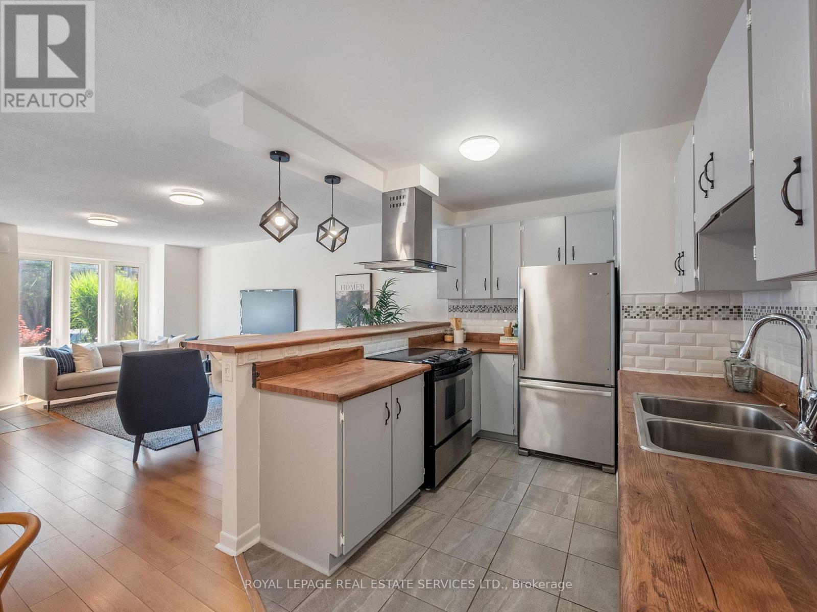 346 Indian Road Crescent, Toronto, Ontario  M6P 2H1 - Photo 13 - W13752852