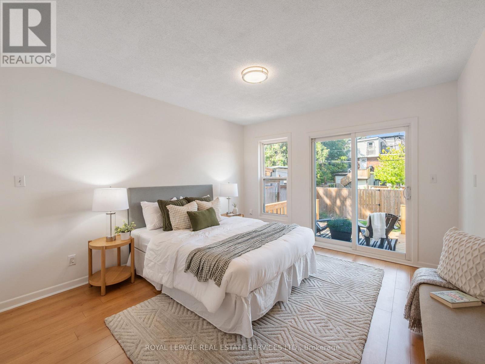 346 Indian Road Crescent, Toronto, Ontario  M6P 2H1 - Photo 15 - W13752852