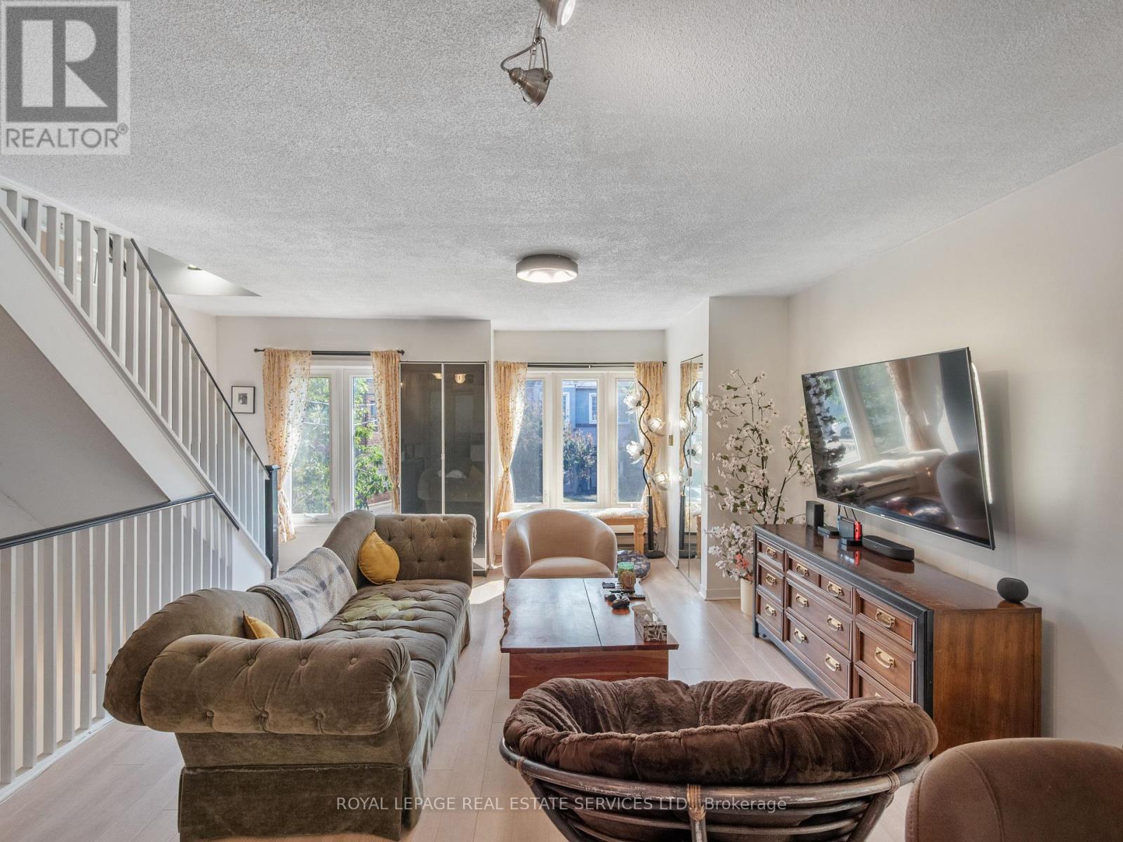 346 Indian Road Crescent, Toronto, Ontario  M6P 2H1 - Photo 27 - W13752852
