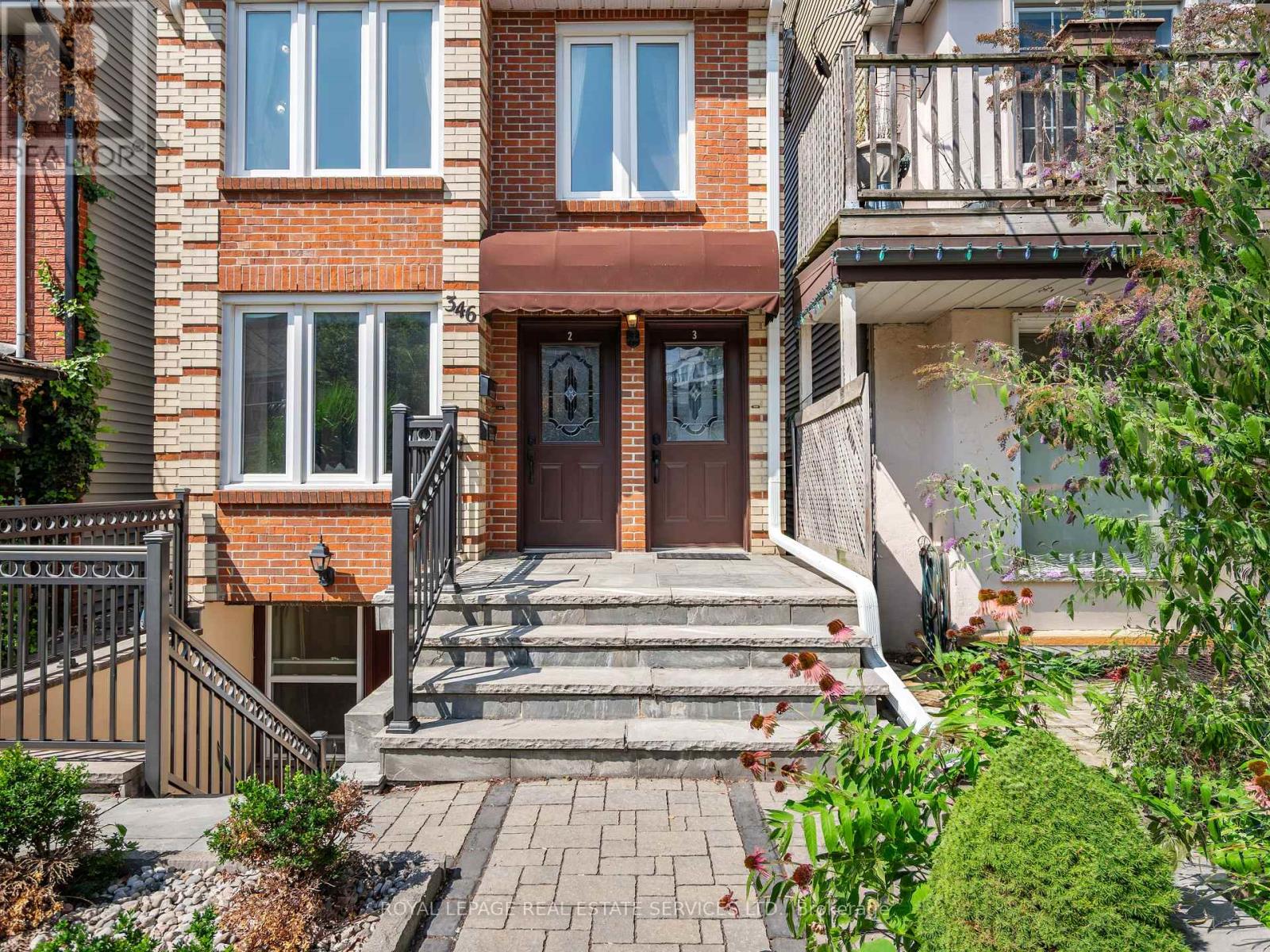 346 Indian Road Crescent, Toronto, Ontario  M6P 2H1 - Photo 3 - W13752852