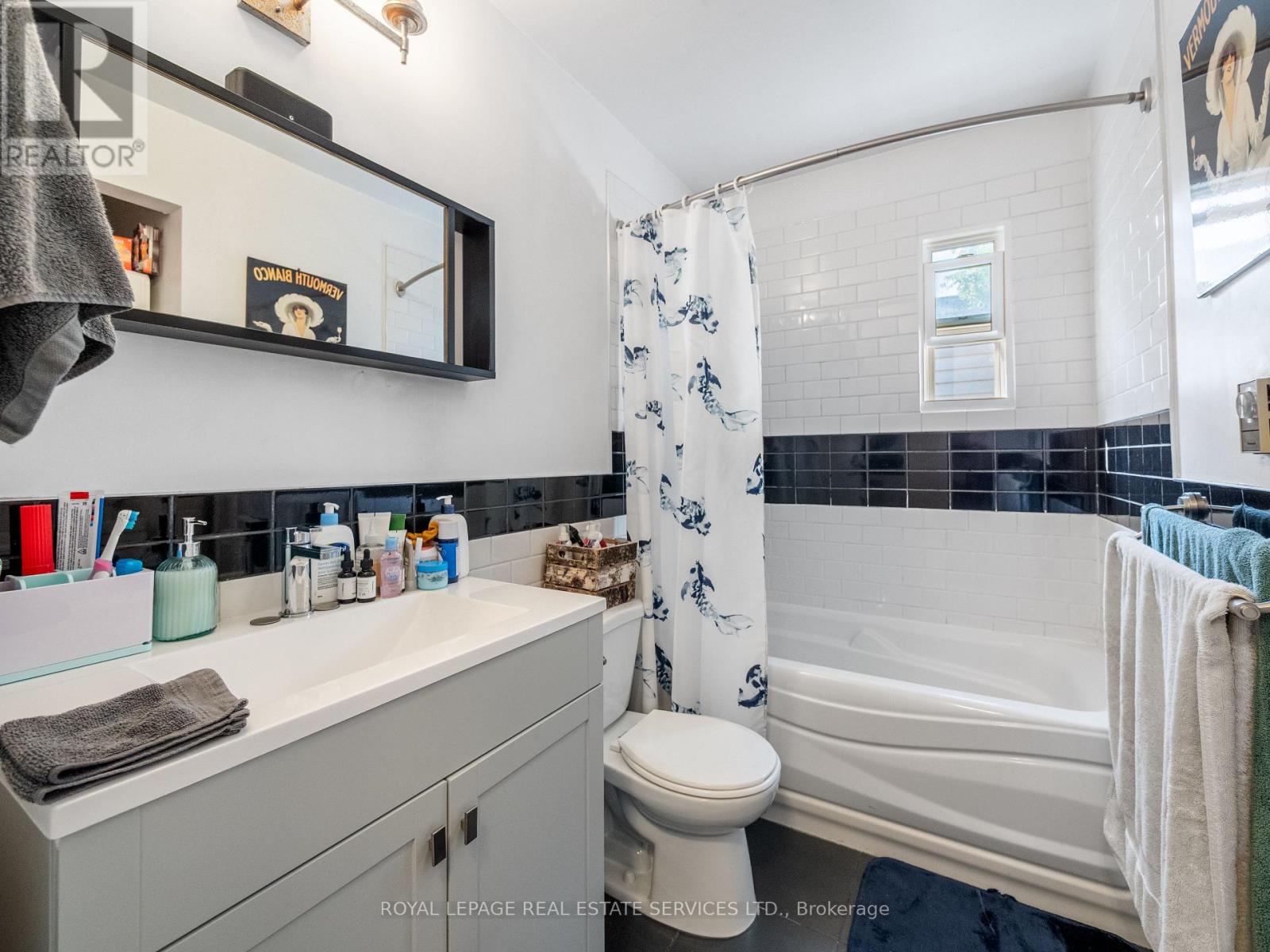 346 Indian Road Crescent, Toronto, Ontario  M6P 2H1 - Photo 33 - W13752852