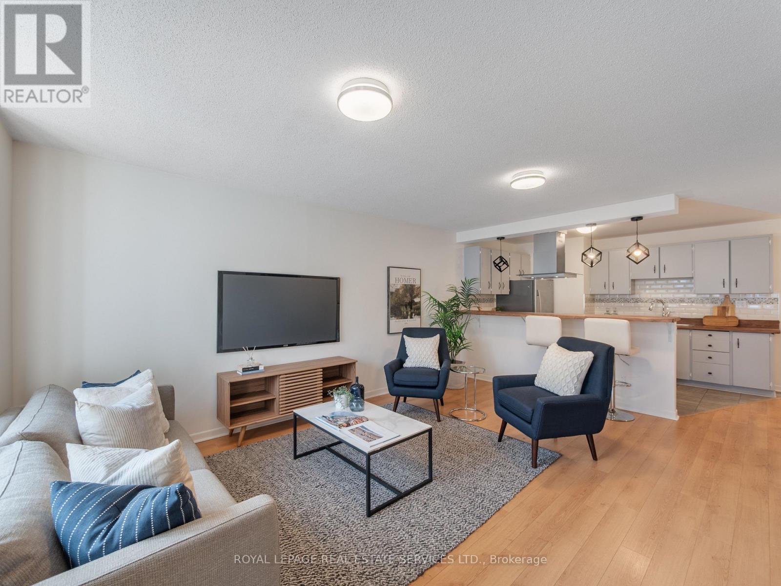 346 Indian Road Crescent, Toronto, Ontario  M6P 2H1 - Photo 4 - W13752852