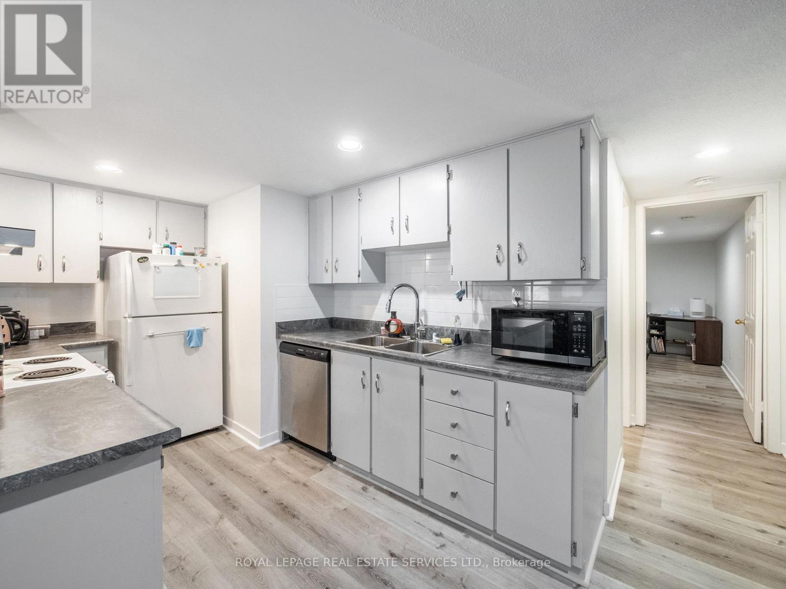 346 Indian Road Crescent, Toronto, Ontario  M6P 2H1 - Photo 43 - W13752852