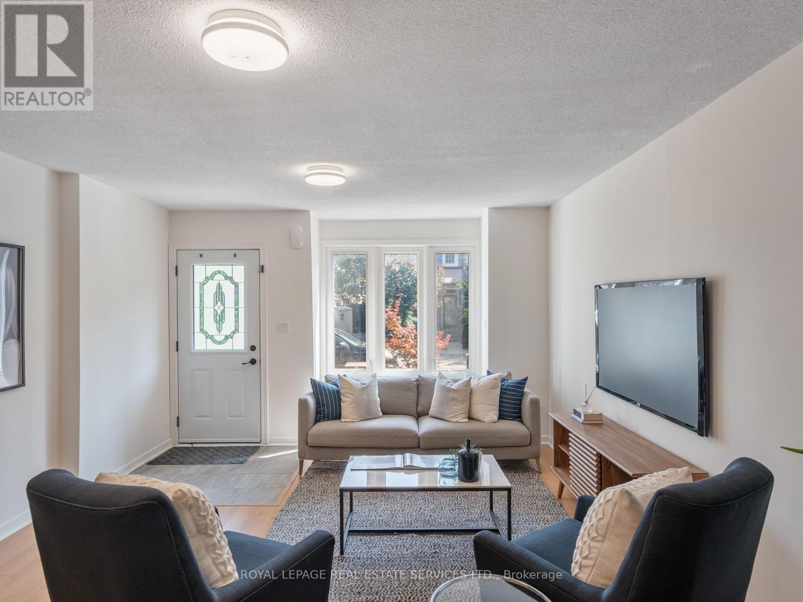 346 Indian Road Crescent, Toronto, Ontario  M6P 2H1 - Photo 7 - W13752852