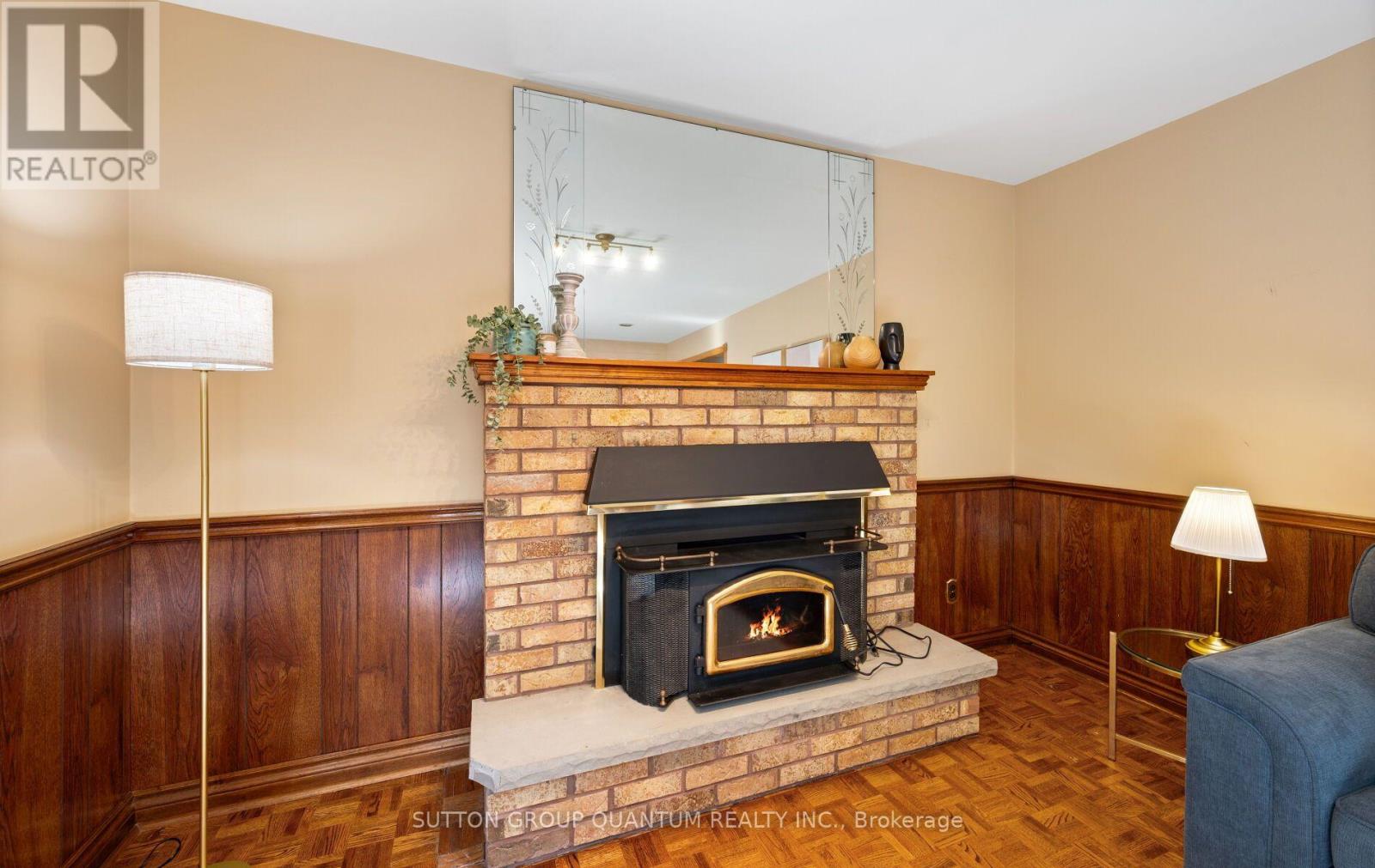 1896 Stoneybrook Court, Mississauga, Ontario  L5L 3W2 - Photo 16 - W13752868