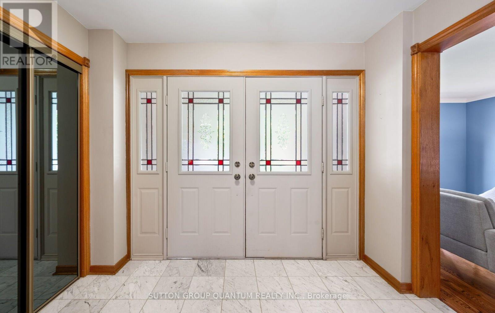 1896 Stoneybrook Court, Mississauga, Ontario  L5L 3W2 - Photo 3 - W13752868