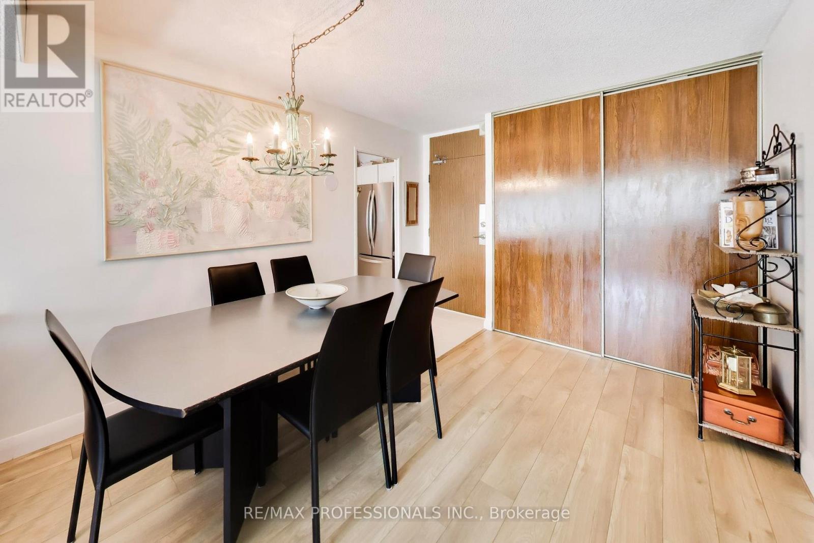 207 - 260 Scarlett Road, Toronto, Ontario  M6N 4X6 - Photo 10 - W13752992