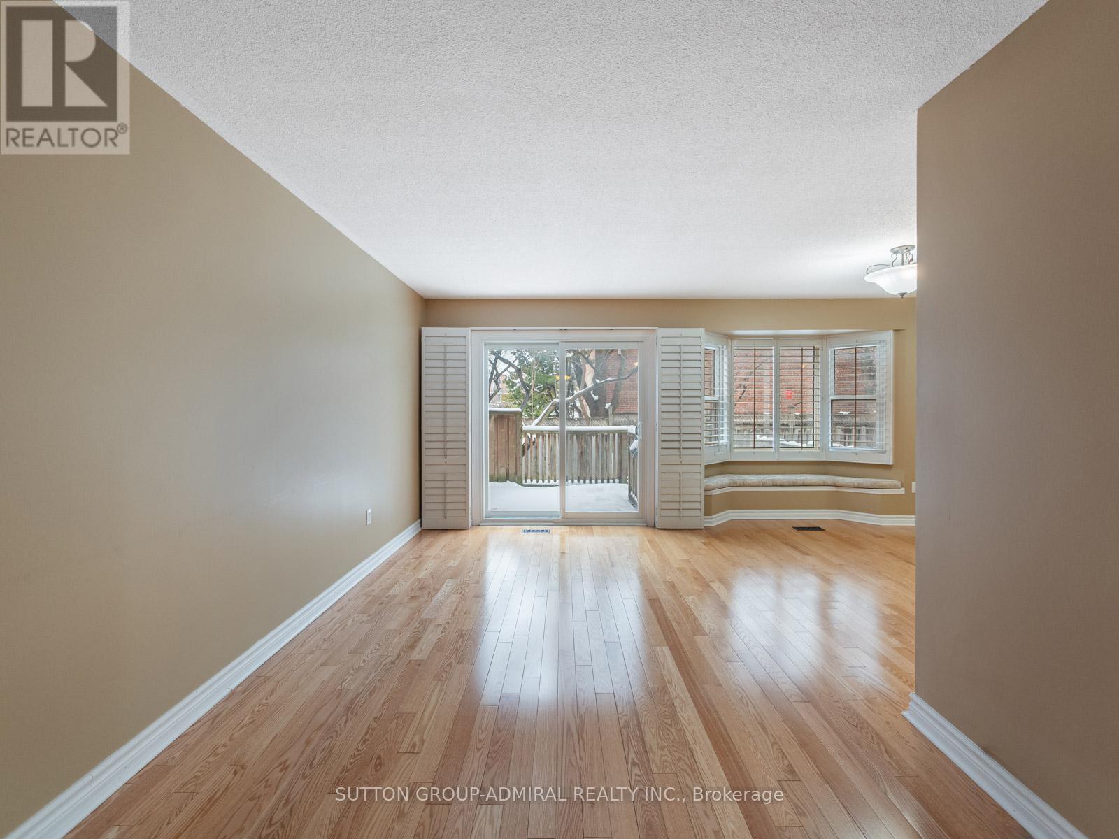 #60 - 385 The East Mall, Toronto, Ontario  M9B 6J4 - Photo 12 - W13753006