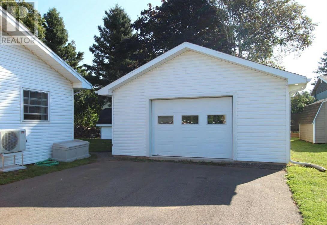 32 Darby Drive, Summerside, Prince Edward Island  C1N 4V5 - Photo 2 - 202622601