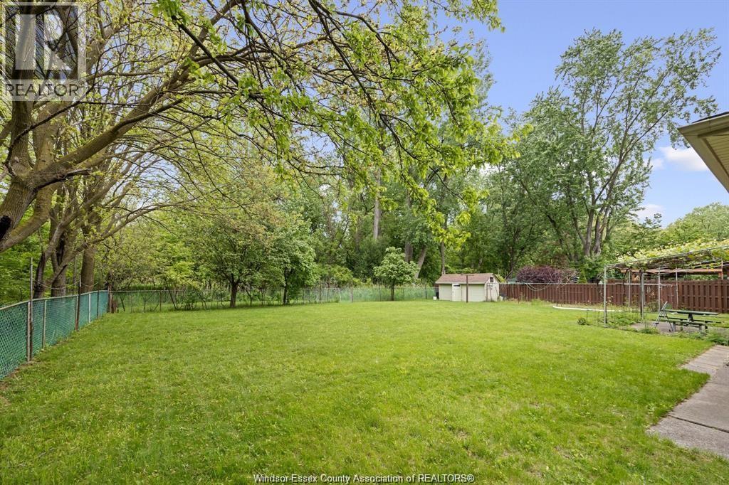 1910 Kent, Windsor, Ontario  N9E 3R3 - Photo 6 - 26015969