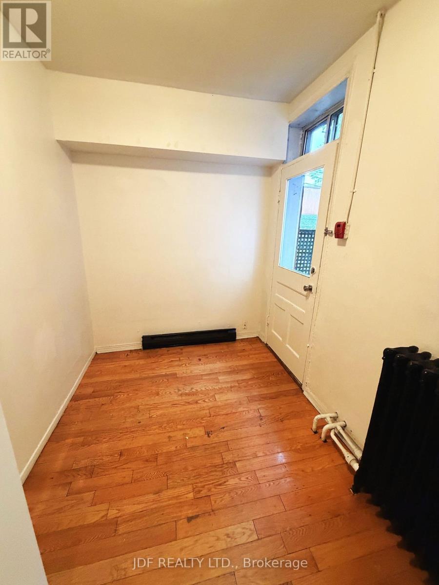 Main Floor - 383 Lansdowne Avenue, Toronto, Ontario  M6H 3Y2 - Photo 18 - C13419544