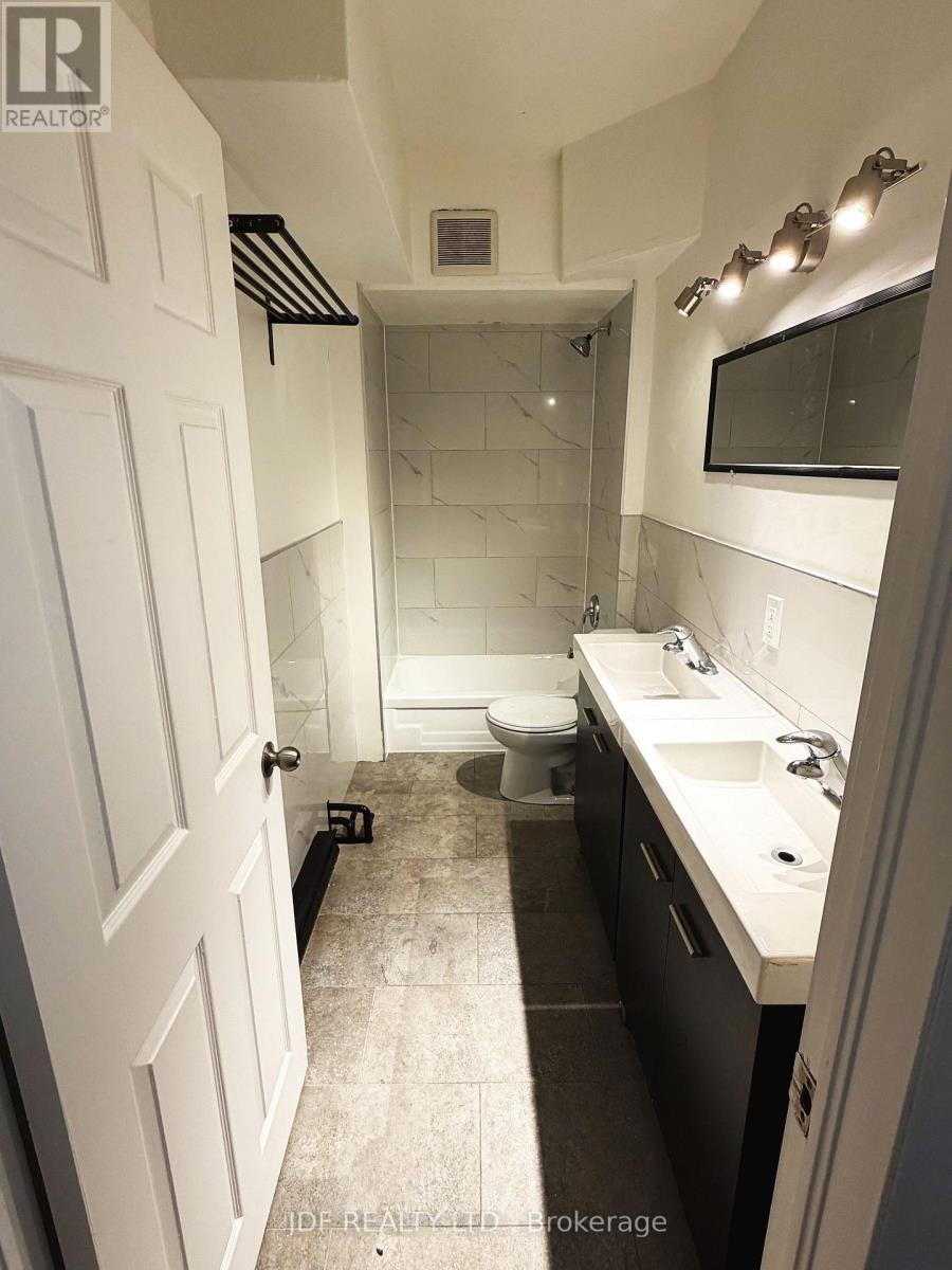 Main Floor - 383 Lansdowne Avenue, Toronto, Ontario  M6H 3Y2 - Photo 12 - C13419544