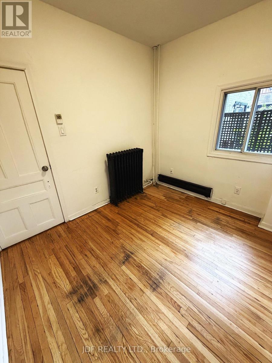Main Floor - 383 Lansdowne Avenue, Toronto, Ontario  M6H 3Y2 - Photo 23 - C13419544