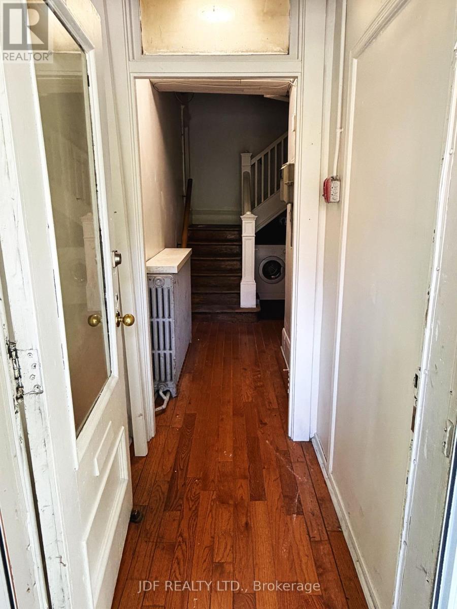 Main Floor - 383 Lansdowne Avenue, Toronto, Ontario  M6H 3Y2 - Photo 2 - C13419544