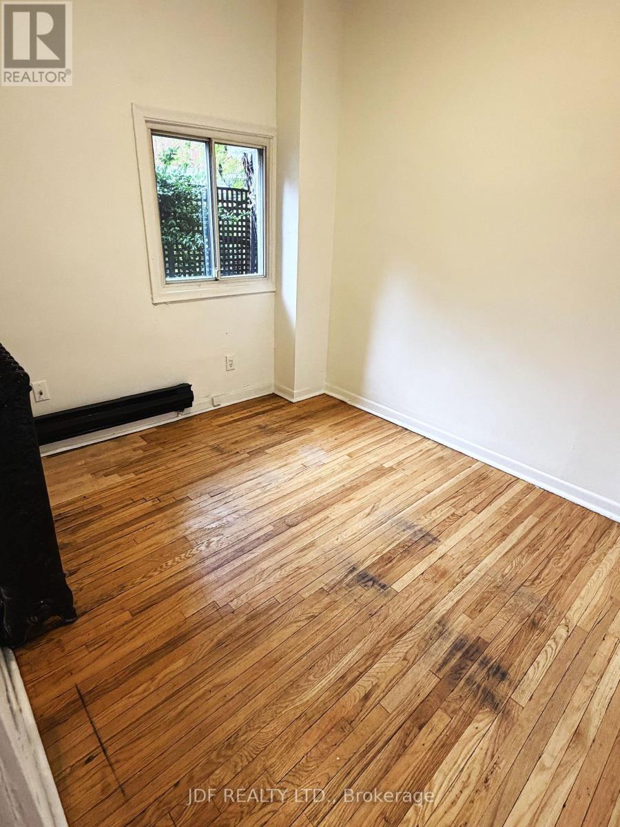 Main Floor - 383 Lansdowne Avenue, Toronto, Ontario  M6H 3Y2 - Photo 22 - C13419544