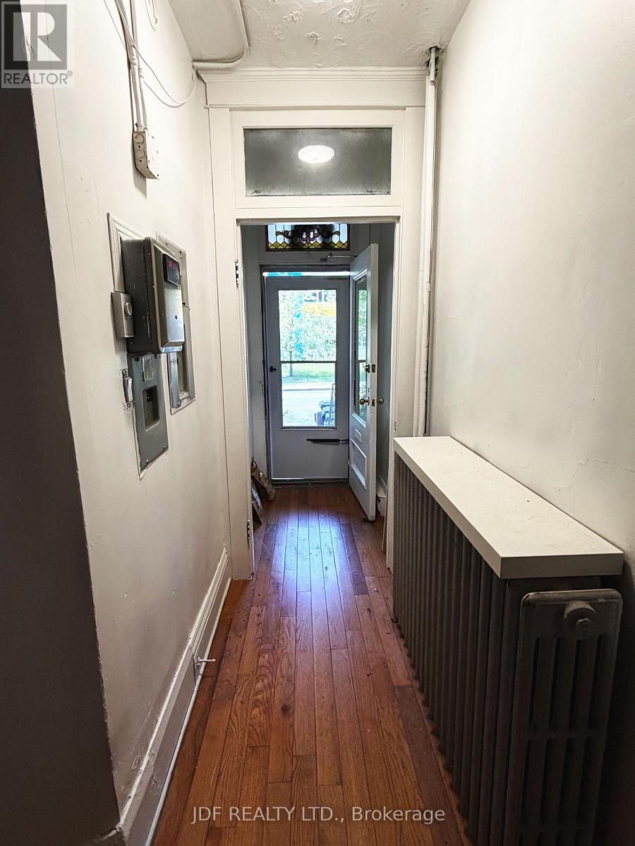 Main Floor - 383 Lansdowne Avenue, Toronto, Ontario  M6H 3Y2 - Photo 3 - C13419544