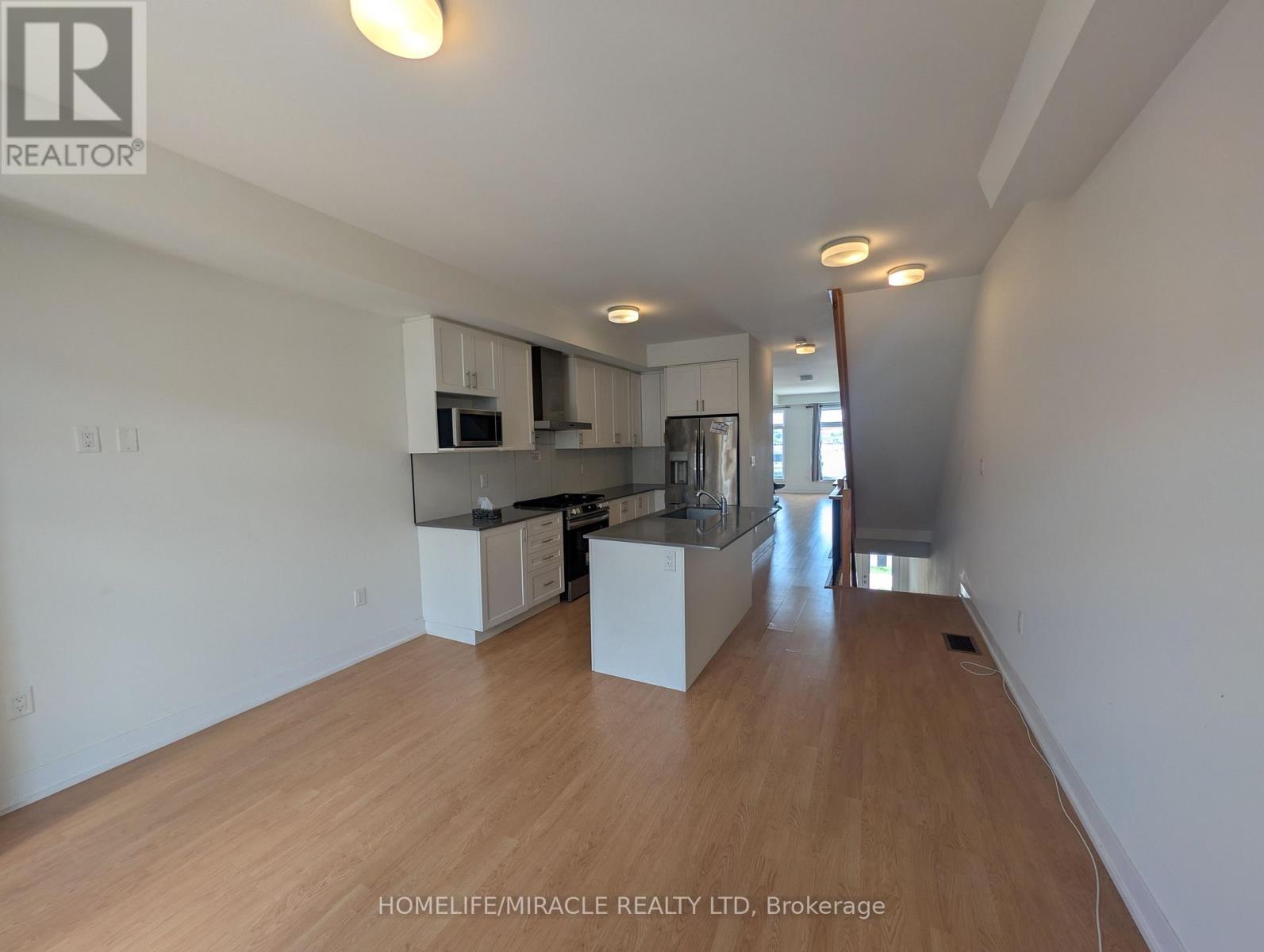 1553 Midland Avenue, Toronto, Ontario  M1P 0G3 - Photo 10 - E13658452