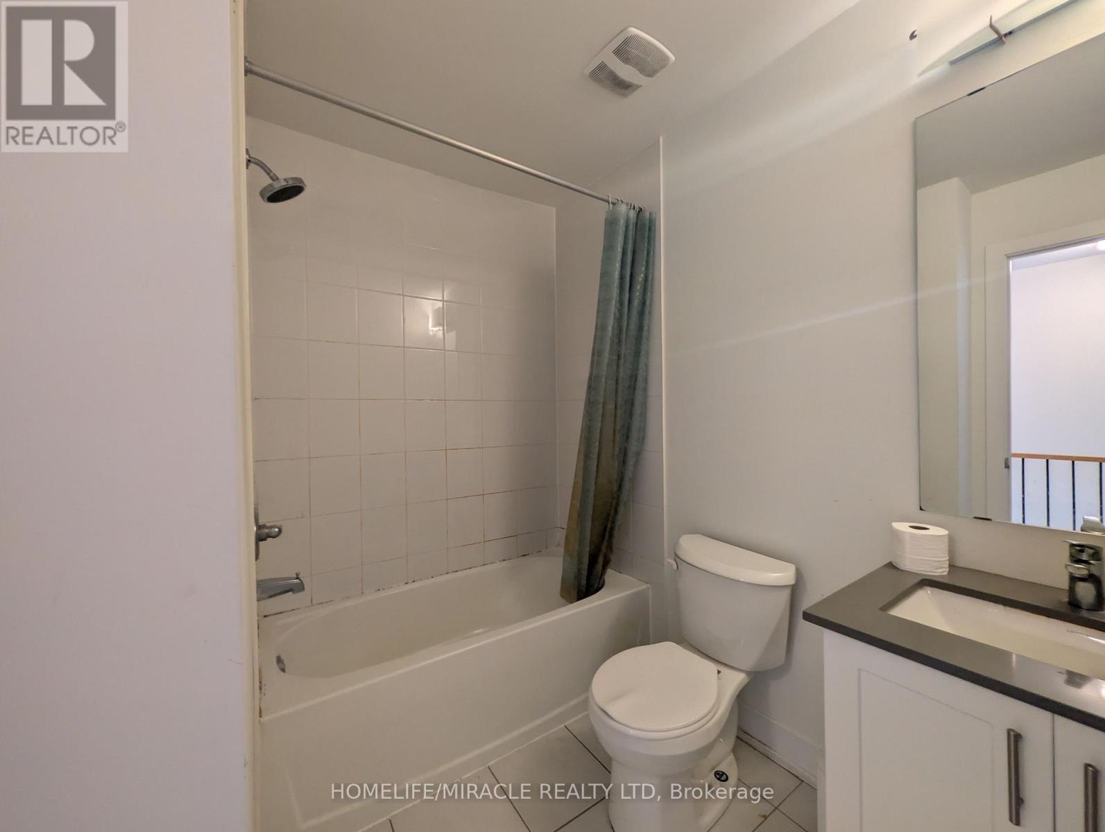 1553 Midland Avenue, Toronto, Ontario  M1P 0G3 - Photo 21 - E13658452
