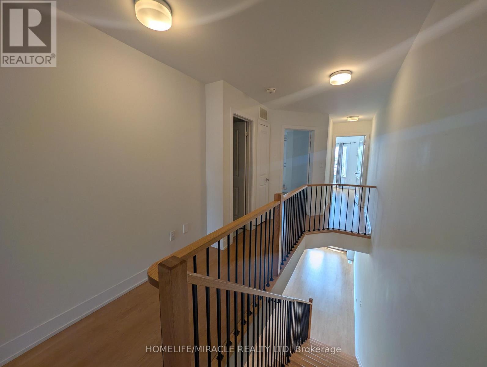 1553 Midland Avenue, Toronto, Ontario  M1P 0G3 - Photo 14 - E13658452