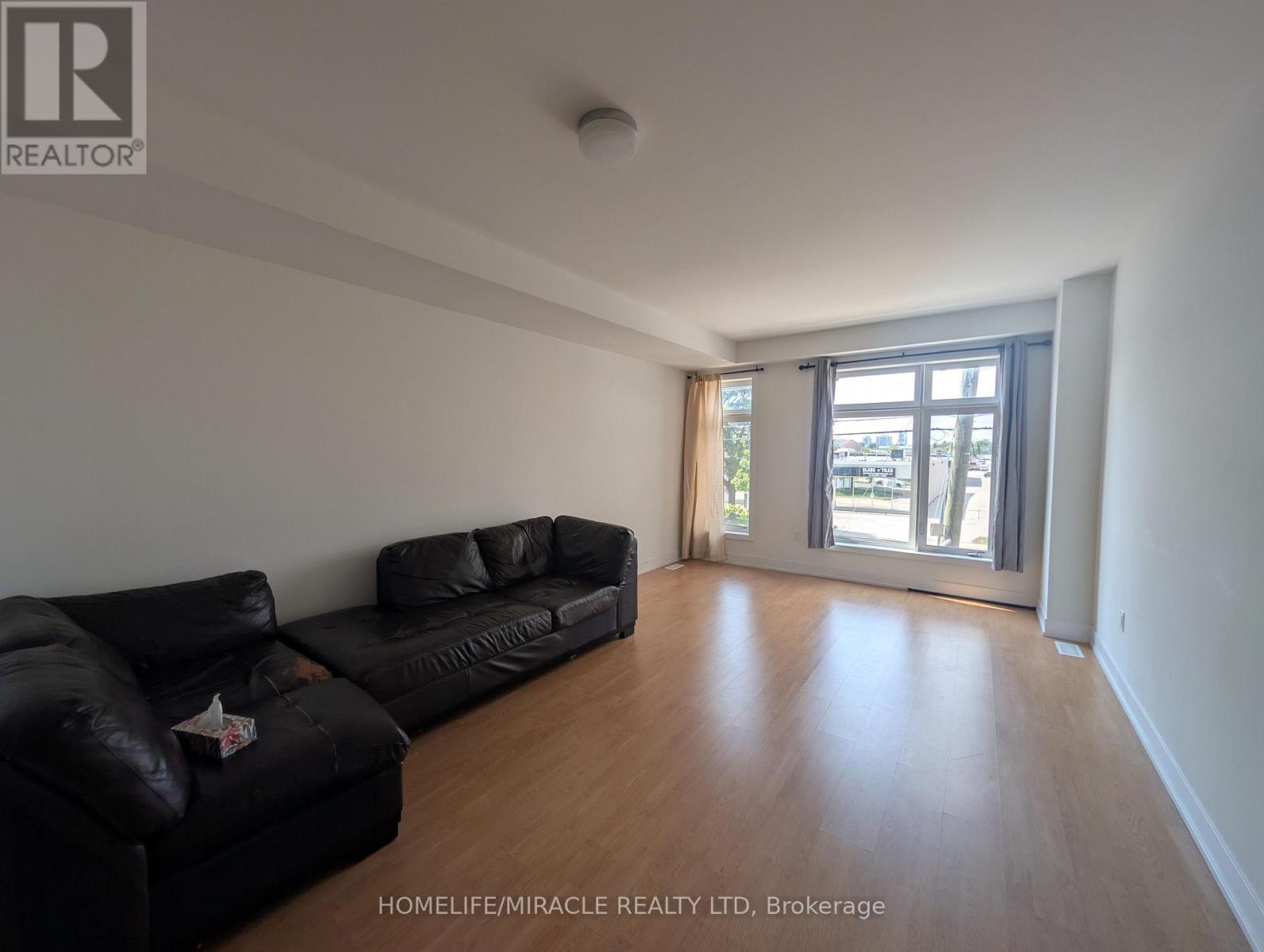 1553 Midland Avenue, Toronto, Ontario  M1P 0G3 - Photo 12 - E13658452