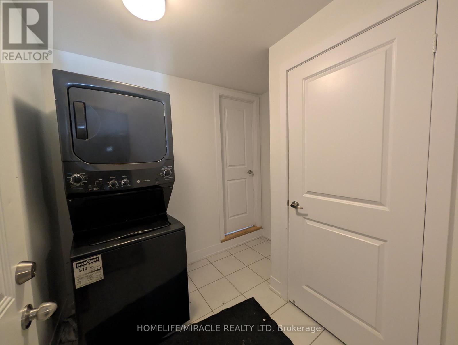 1553 Midland Avenue, Toronto, Ontario  M1P 0G3 - Photo 26 - E13658452