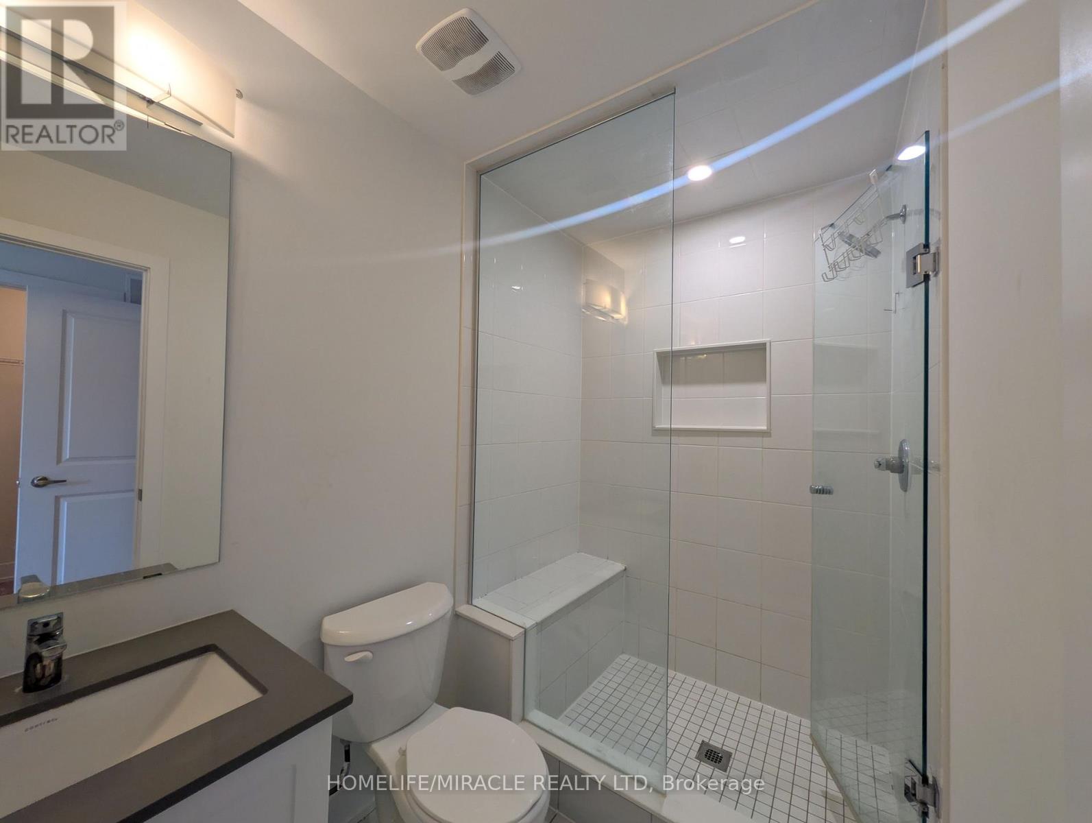 1553 Midland Avenue, Toronto, Ontario  M1P 0G3 - Photo 25 - E13658452