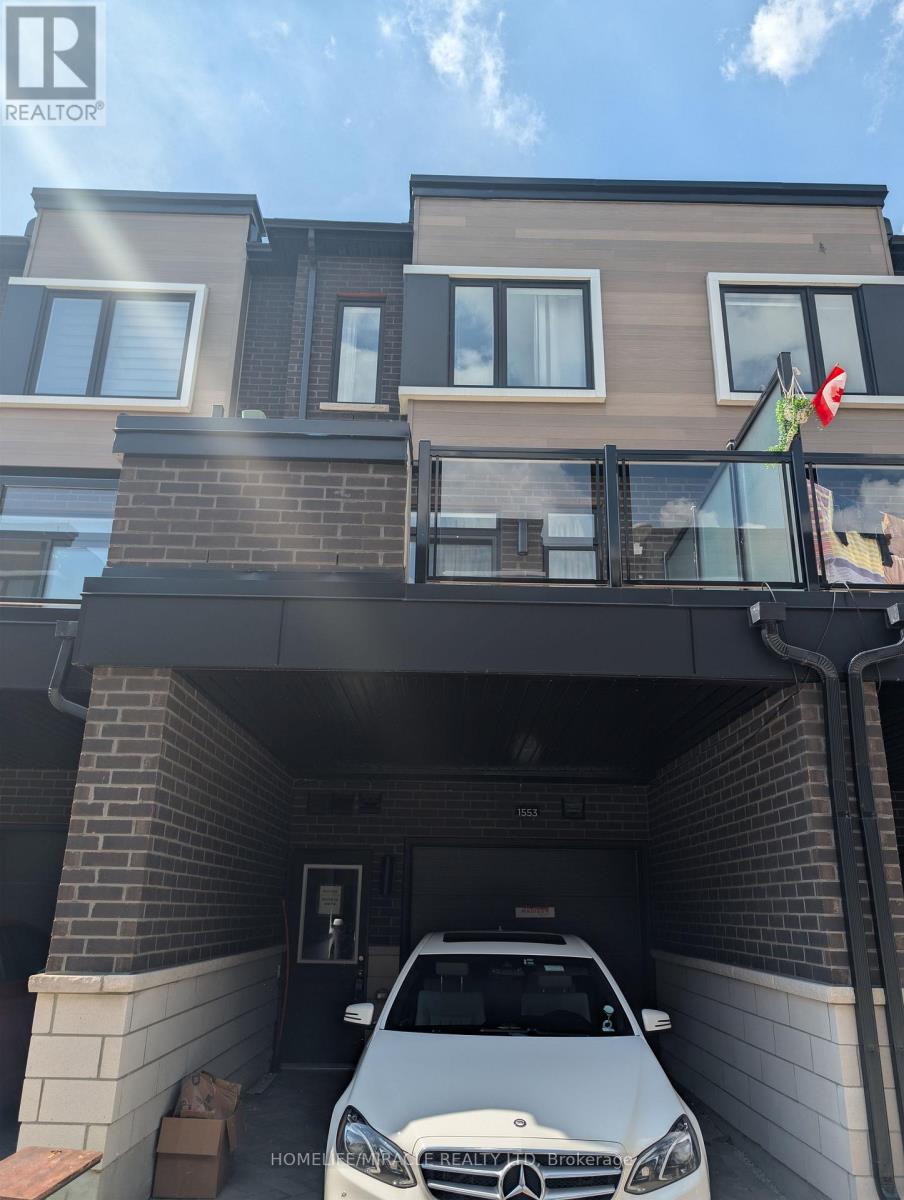 1553 Midland Avenue, Toronto, Ontario  M1P 0G3 - Photo 29 - E13658452