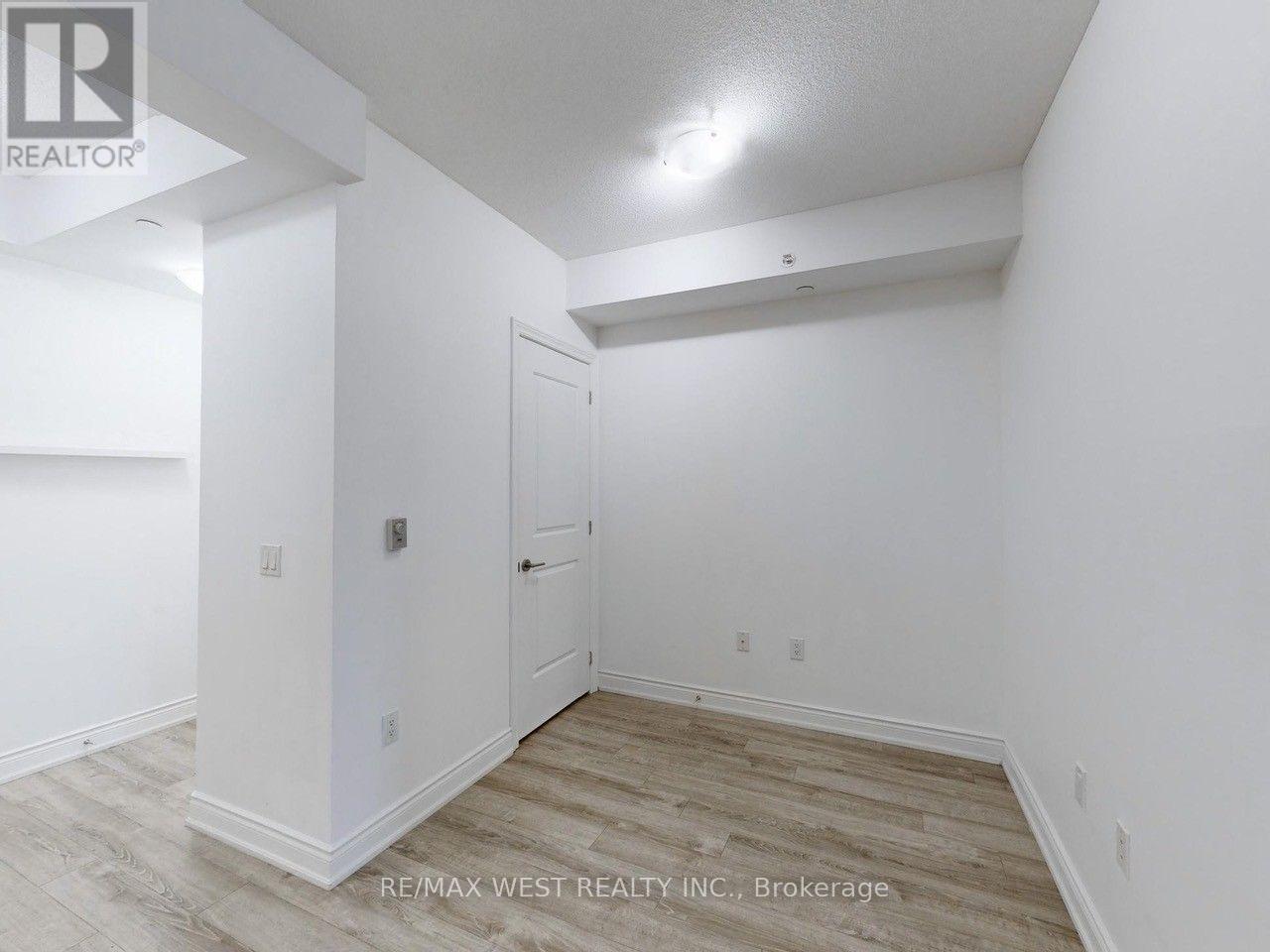 301 - 9618 Yonge Street, Richmond Hill, Ontario L4C 0X5 - Photo 21 - N13143152